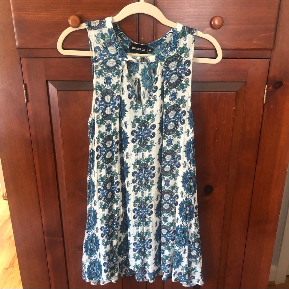 Nixon Asked Cash Paisley Key-Hole Top